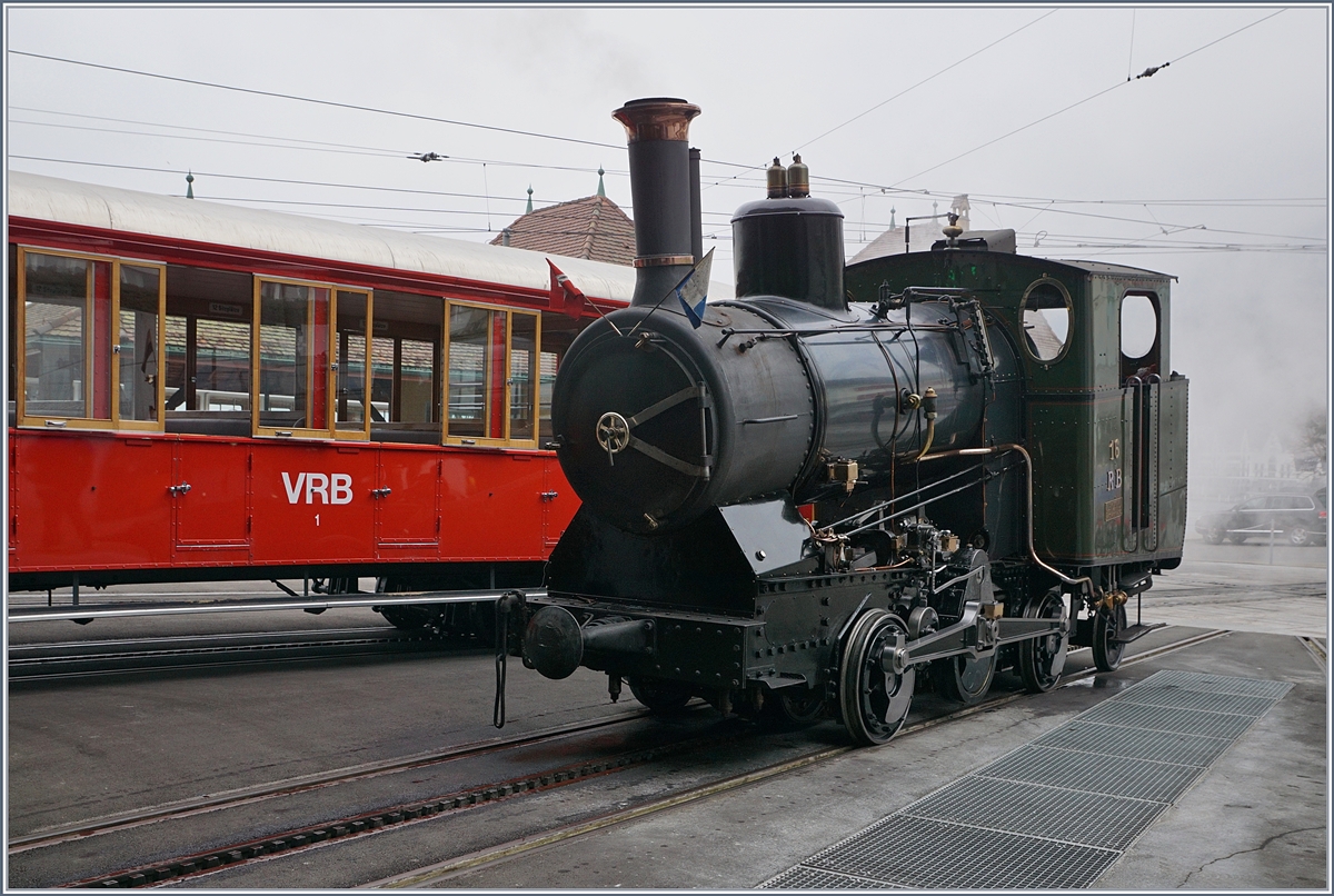 ... besonders wenn das  Gesicht  der RB H 2/3 16, positiv aus gedrückt, etwas  schlicht  wirkt.
Vitznau, den 24. Feb. 2018