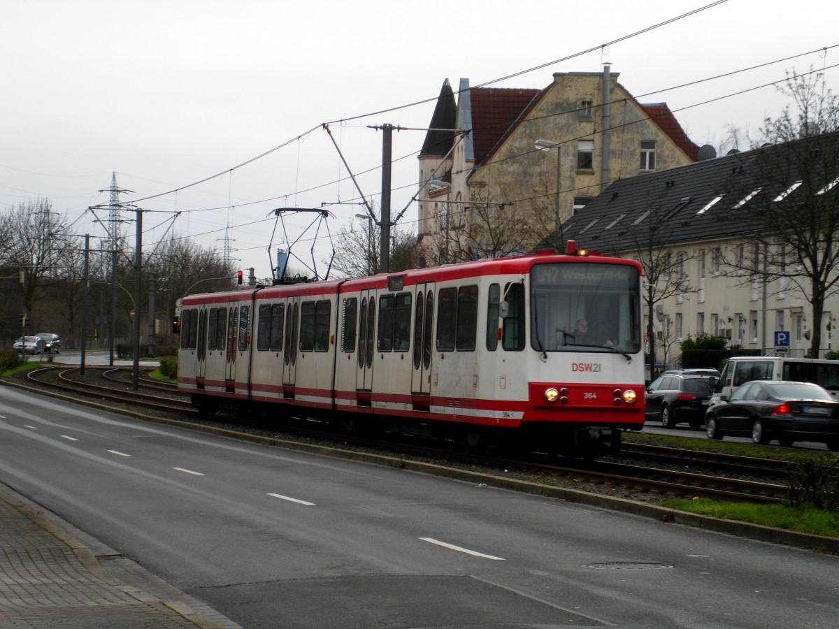  Dortmund: Stadtbahnlinie U47 nach Dortmund-Westerfilde an der Haltetstelle Dortmund-Huckarde Abzweig.(4.1.2014) 