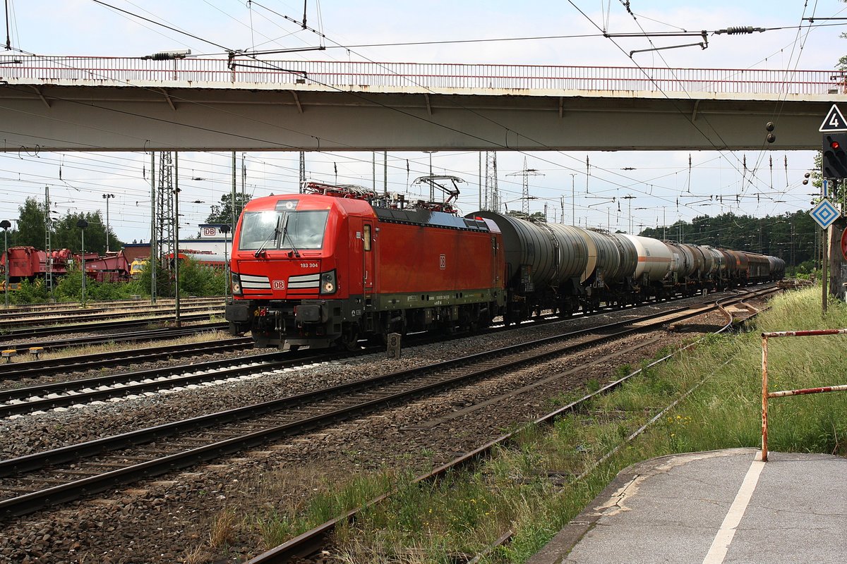 # Duisburg-Entenfang 18
Meine Erste 193 der DB, die 193 304 mit einem Güterzug vom Norden kommend durch Duisburg-
Entenfang in Richtung Ratingen.

Duisburg-Entenfang
02.06.2018