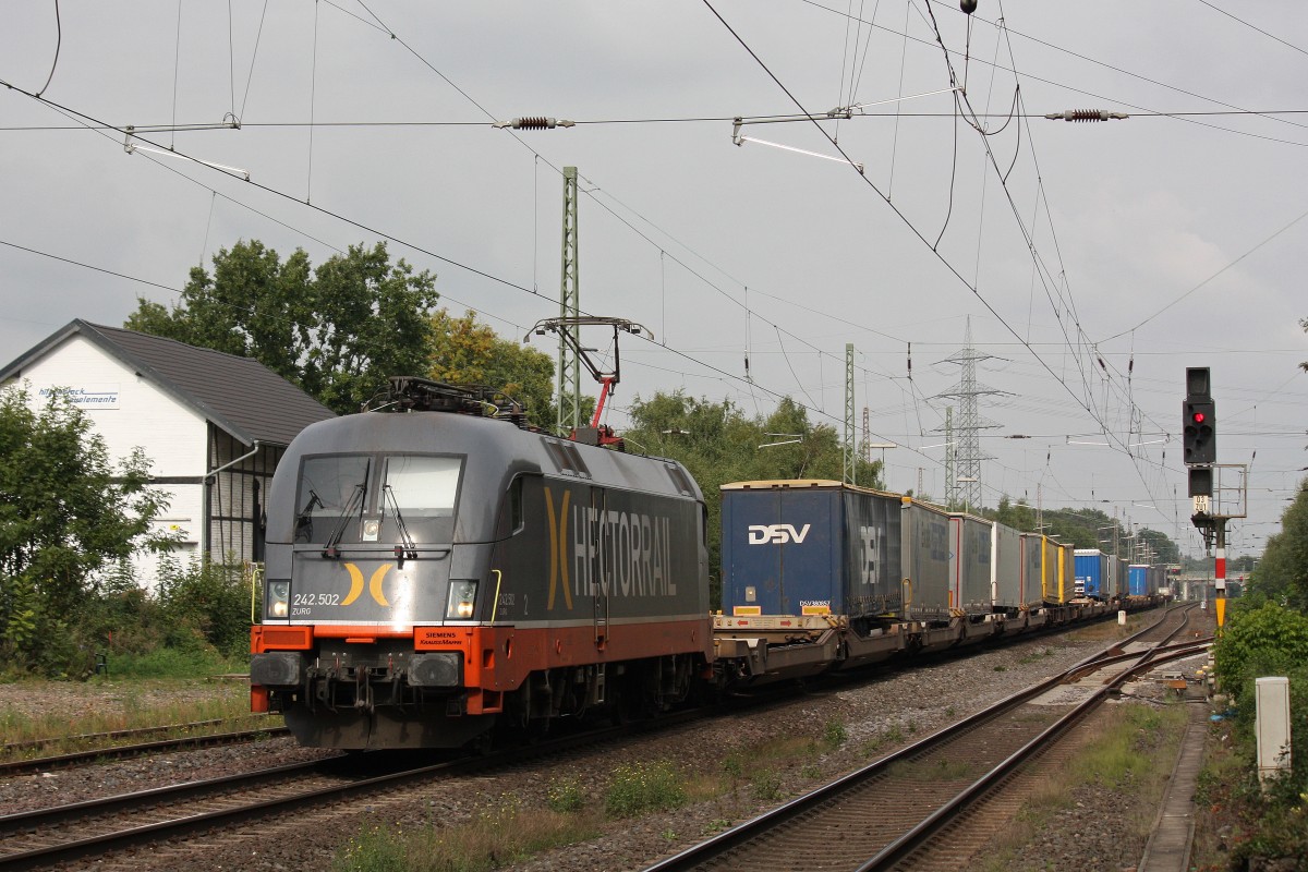   

Hectorrail 242.502  Zurg  am 21.9.13 mit einem KLV in Ratingen-Lintorf.