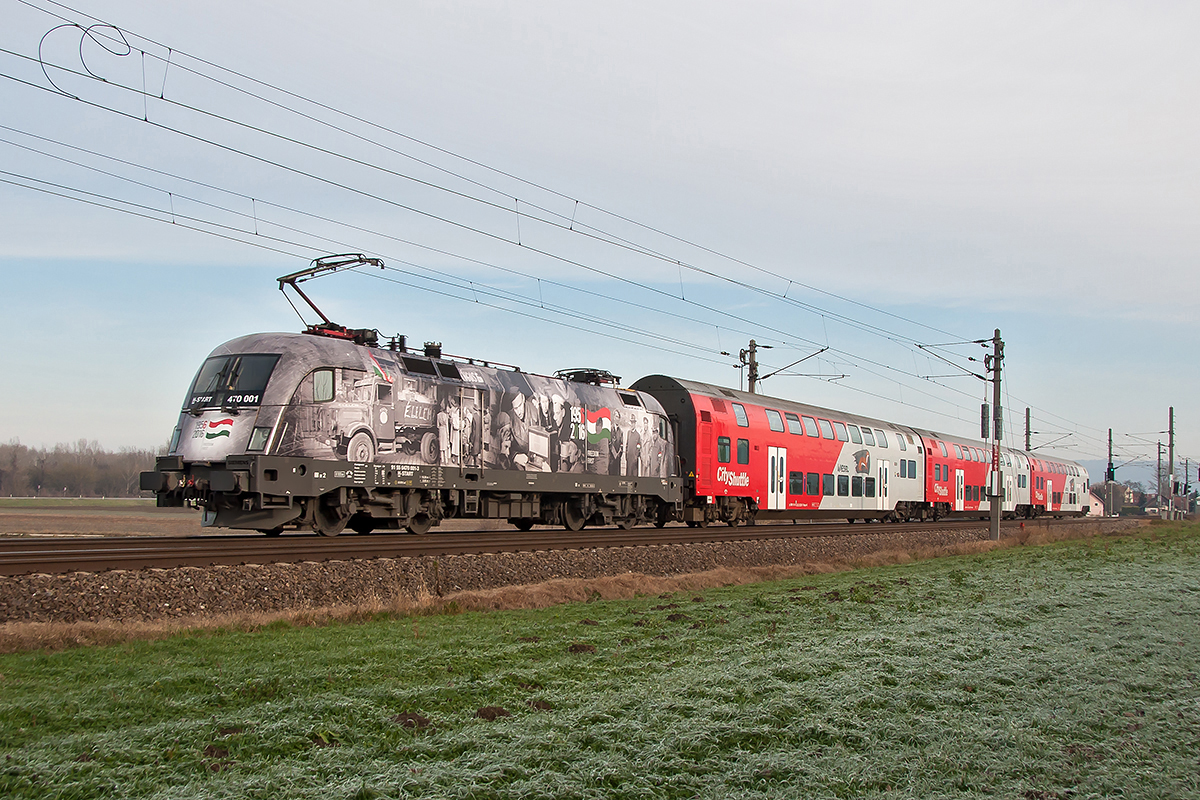  MÁV 470 001 Volksaufstand '56, am 04.12.2016 mit dem REX 2119 bei Muckendorf-Wipfing.