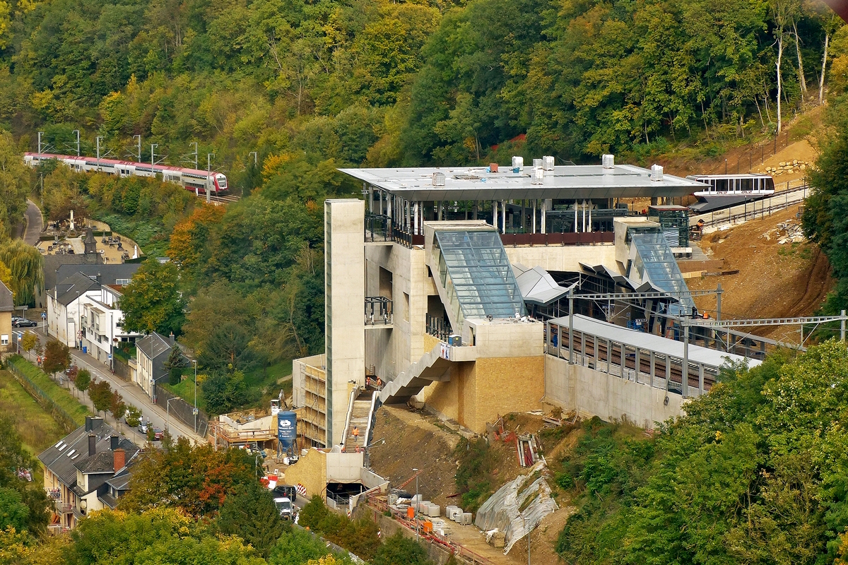 . Neue Haltestelle an der Nordstrecke - Zum Fahrplanwechsel im Dezember soll die neue Haltestelle Pfaffental - Kirchberg fertig gestellt sein. Von hier aus hat man dann die M�glichkeit mit der Standseilbahn nach Kirchberg zu fahren und von dort aus weiter mit der Stra�enbahn oder dem Bus. Luxembourg, den 04.10.2017 (Jeanny)