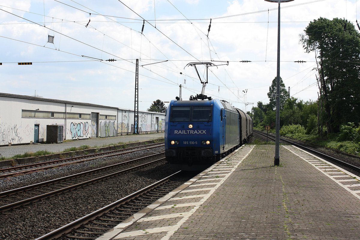 # Roisdorf 27
Die 185 510-5 von Railtraxx mit einem Güterzug aus Koblenz/Bonn kommend durch Roisdorf bei Bornheim in Richtung Köln.

Roisdorf
1.5.2018
