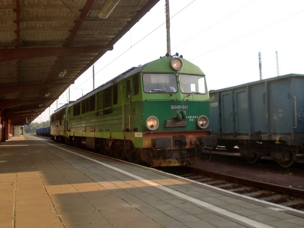  SU 46-041 & ST 43-382 am 11.09.2016 im Bahnhof Guben