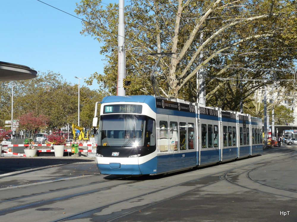   

VBZ - Tram Be 5/6 30.. unterwegs auf der Linie 11 in Zürich am 17.10.2013