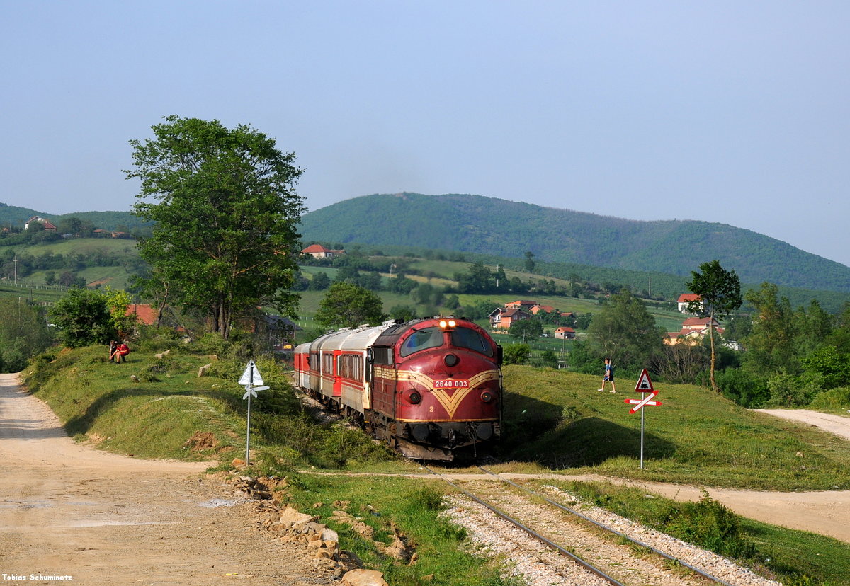 007 (92 00 2640 003-5) mit IC761 am 17.05.2015 bei Grykas