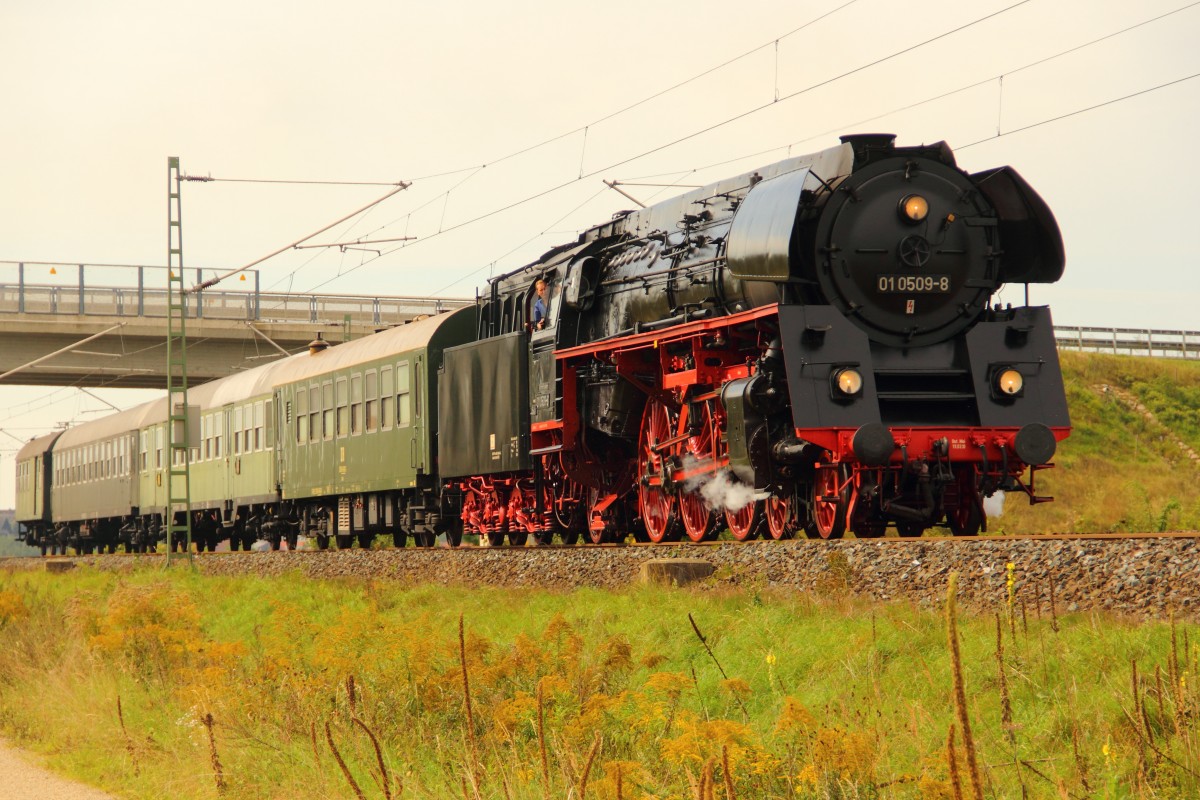 01 0509-8 bei Reundorf am 18.09.2014.