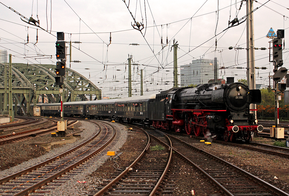 01 150 bei der Einfahrt in Kln Hbf ; aufgenommen am 05.10.2013