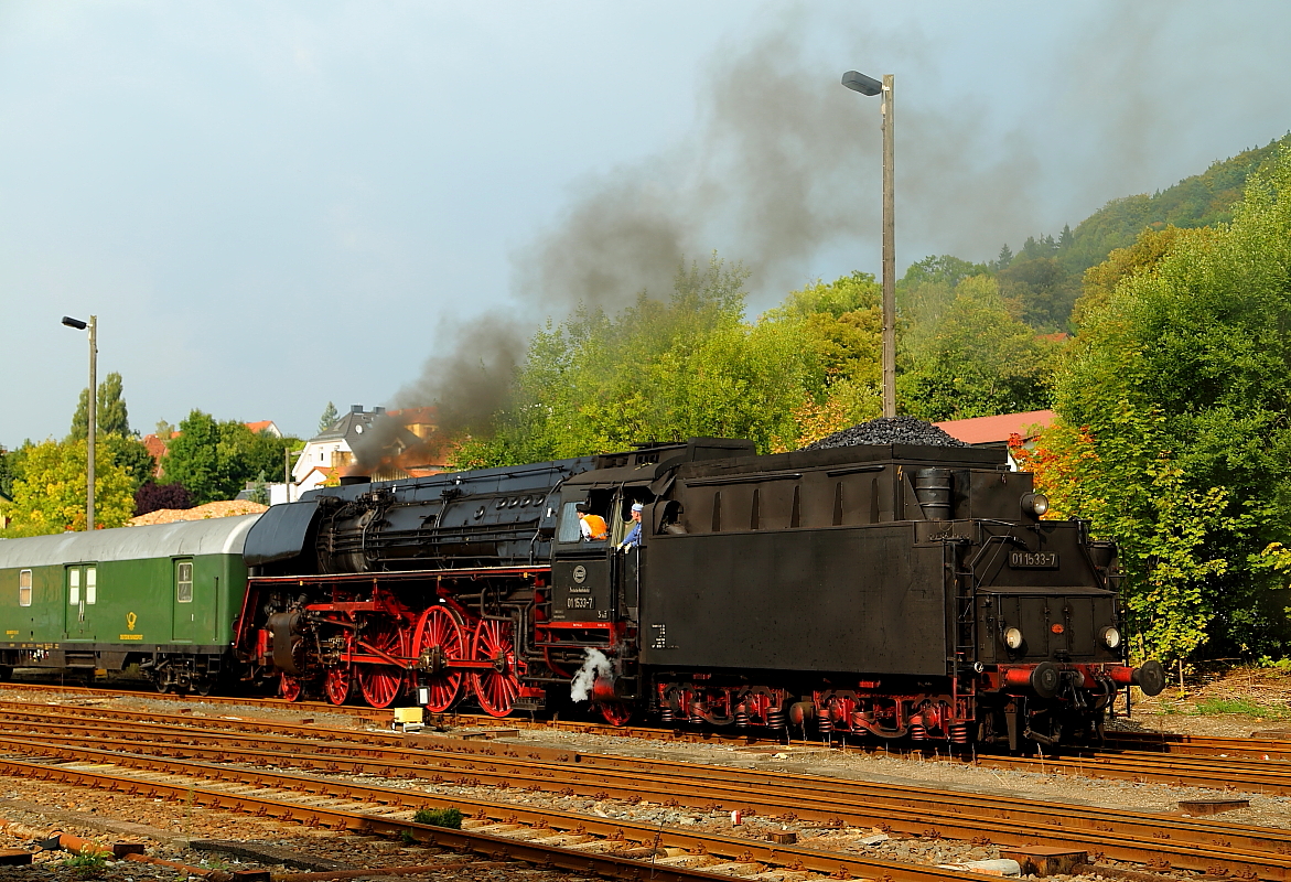 01 1533 der Österreichischen Gesellschaft für Eisenbahngeschichte (ÖGEG) am Nachmittag des 06.09.2014 auf Rangierfahrt im Bahnhof Meiningen.