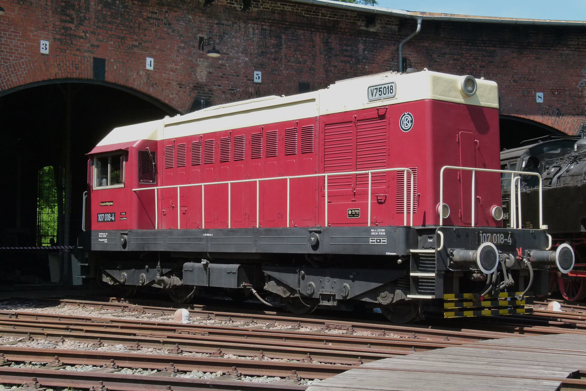 3 107 DR 107 DR V 75 ex CKD Fotos Bahnbilder.de