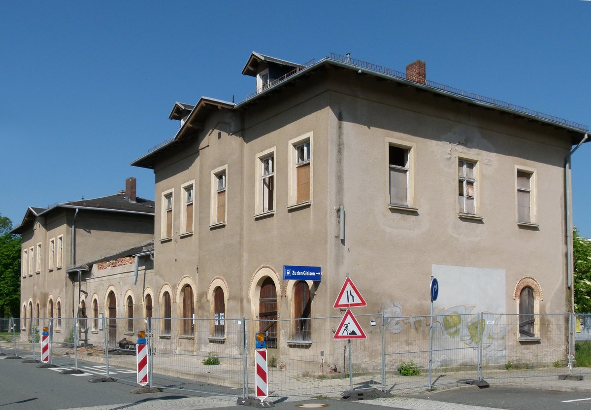 01.06.2014, der gut gesicherte Bahnhof Treuen im Vogtland