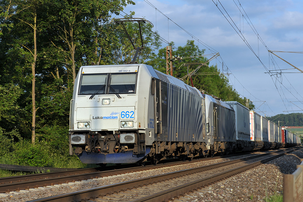 01.06.2017 Streckenabschnitt Uhingen 185 662-4 Die zweite Lok müsste eine Vectron sein