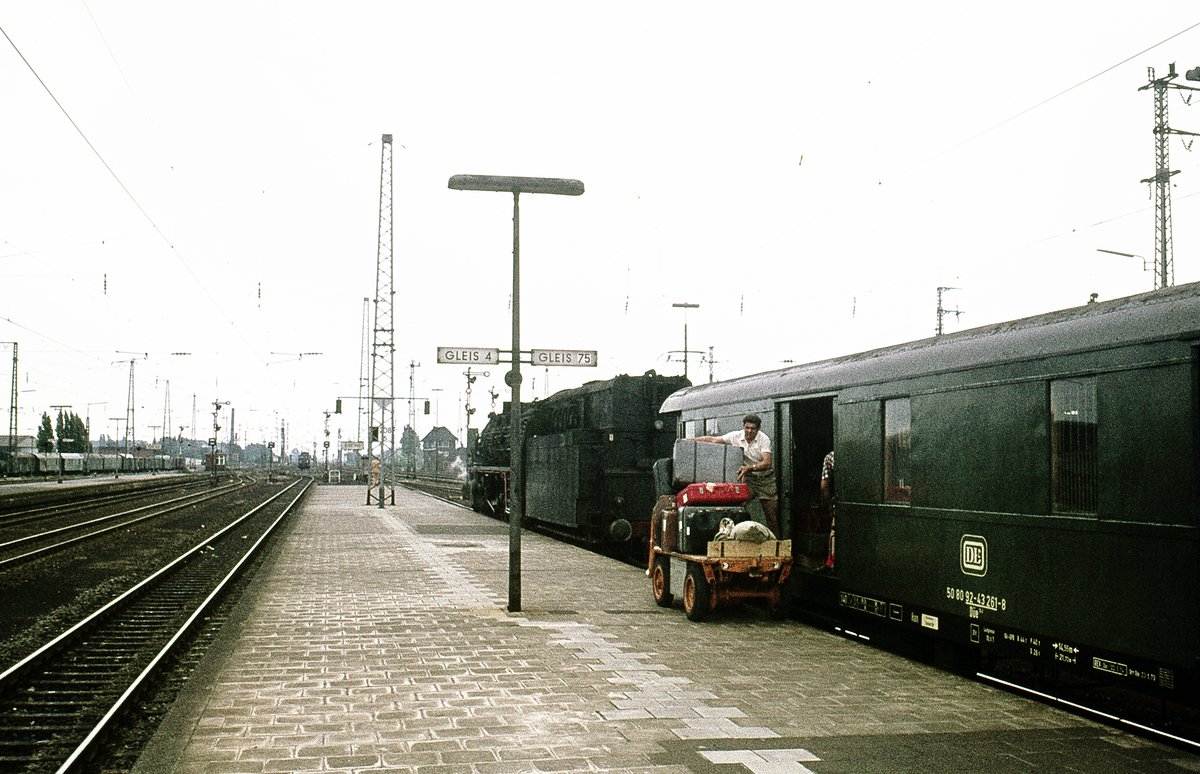 01.10..  mit Pz  Bhf.Rheine    Gepäck-Verladung