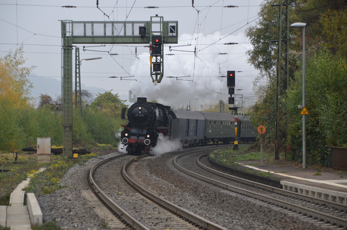 01.1075 in Oberlahnstein auf dem weg nach Mainz

Aufnahme Ort: Oberlahnstein
Aufnahme Datum: 20.10.2018