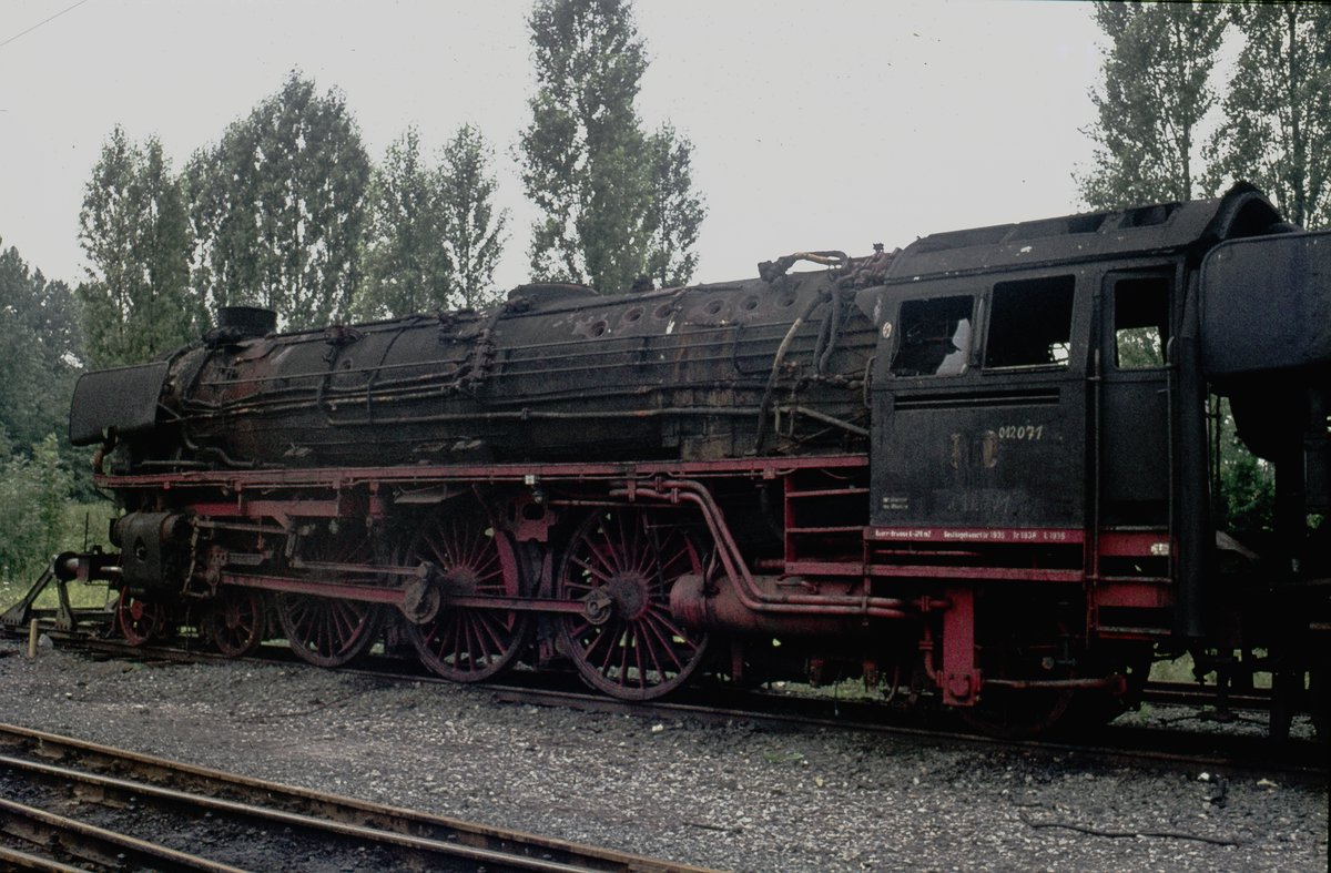 012 071  ausgem. abgestellt