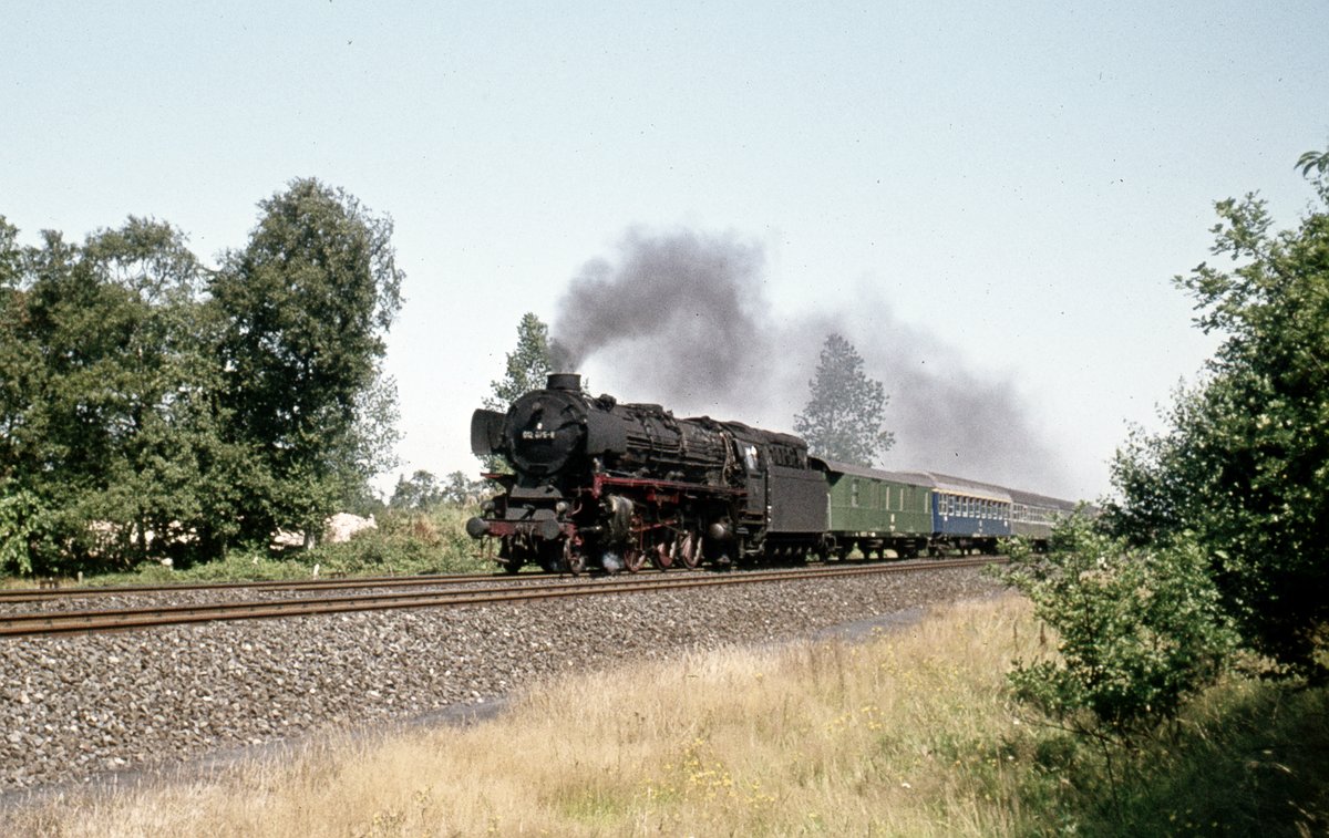 012 075 mit D-Zug   Emsland-Strecke