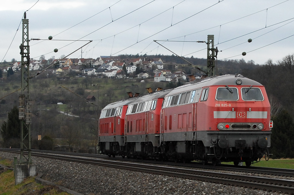 02.02.2018 Streckenabschnitt Uhingen 218 491-9, 218 326-7 & 218 825-8 nochmal im Nachschuß
