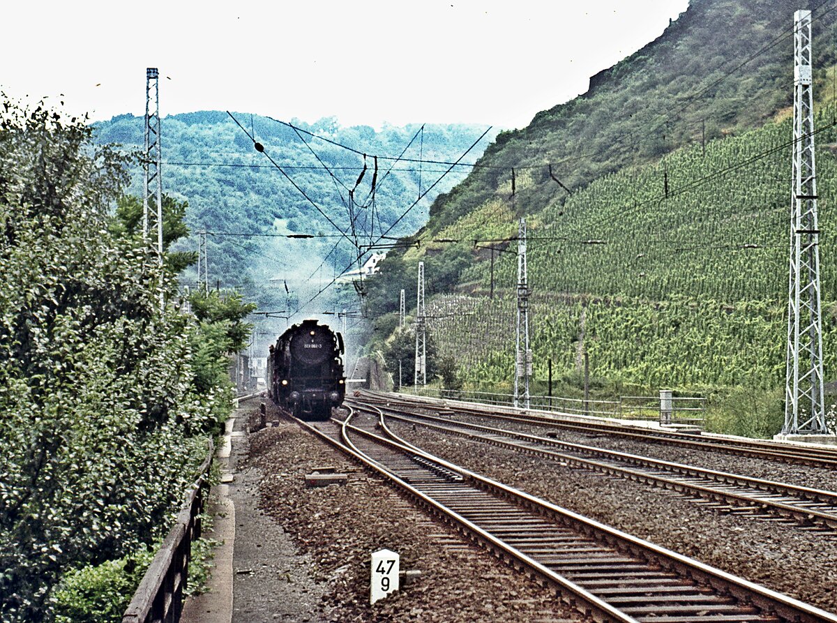 023 062   mit Eilzug    Moselstrecke  bei Cochem