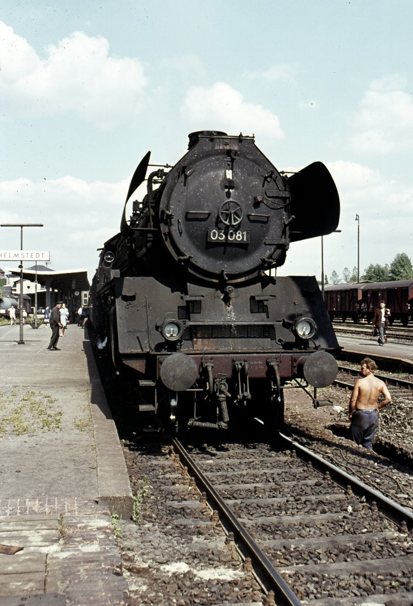 03 081  DDR  mit D-Zug   Helmstedt