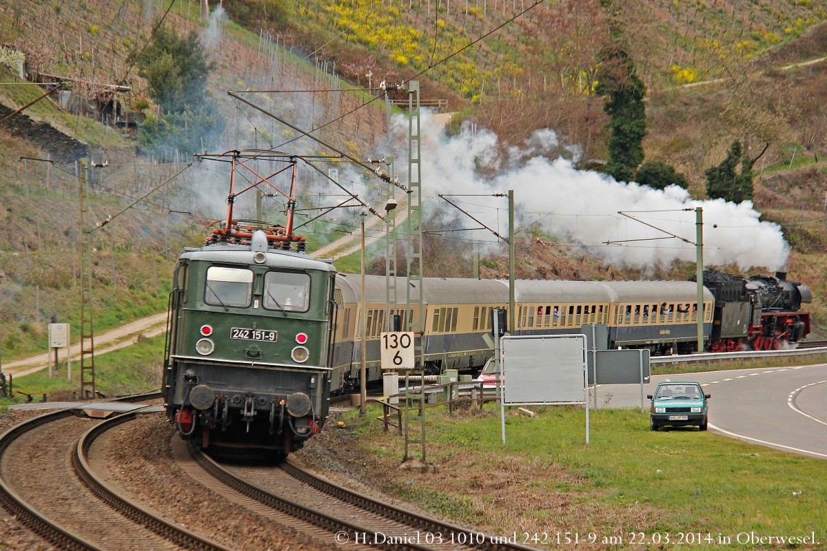 03 1010 & 242 151-9 mit Rheingold in Oberwesel, M�rz 2014.