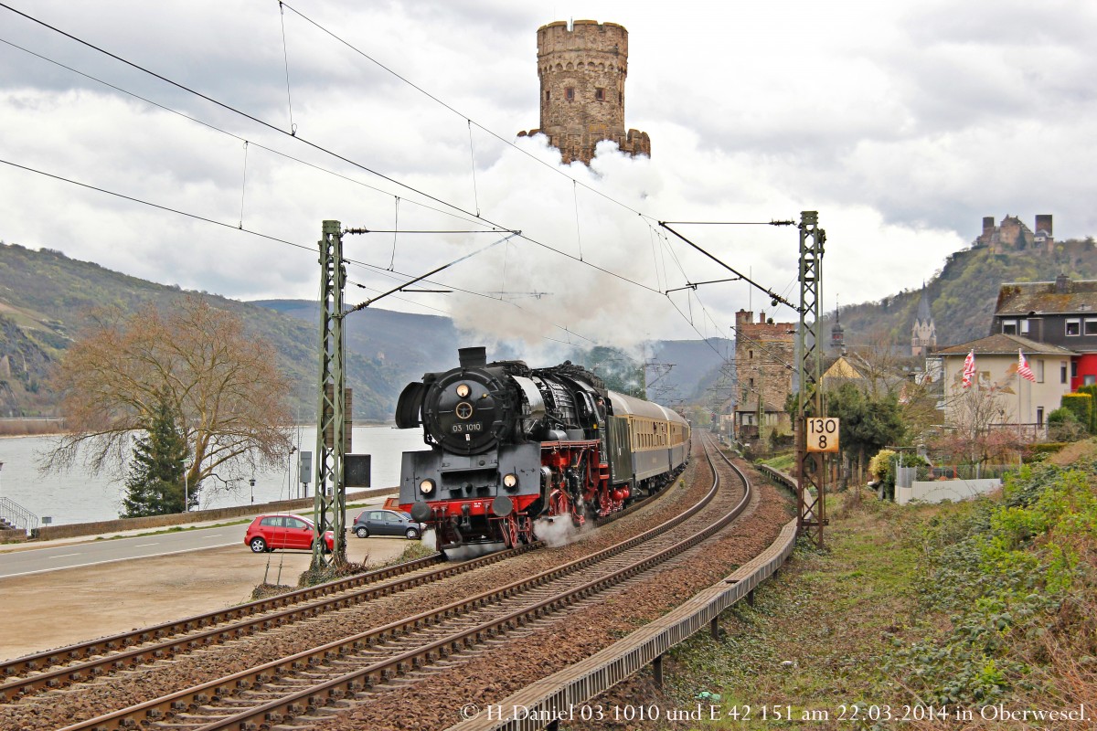 03 1010 mit Rheingold in Oberwesel, M�rz 2014.