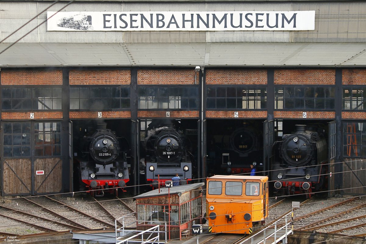 03 2155-4, 35 1097-1 und 03 001 im Eisenbahnmuseum Dresden, am 06.04.2017.