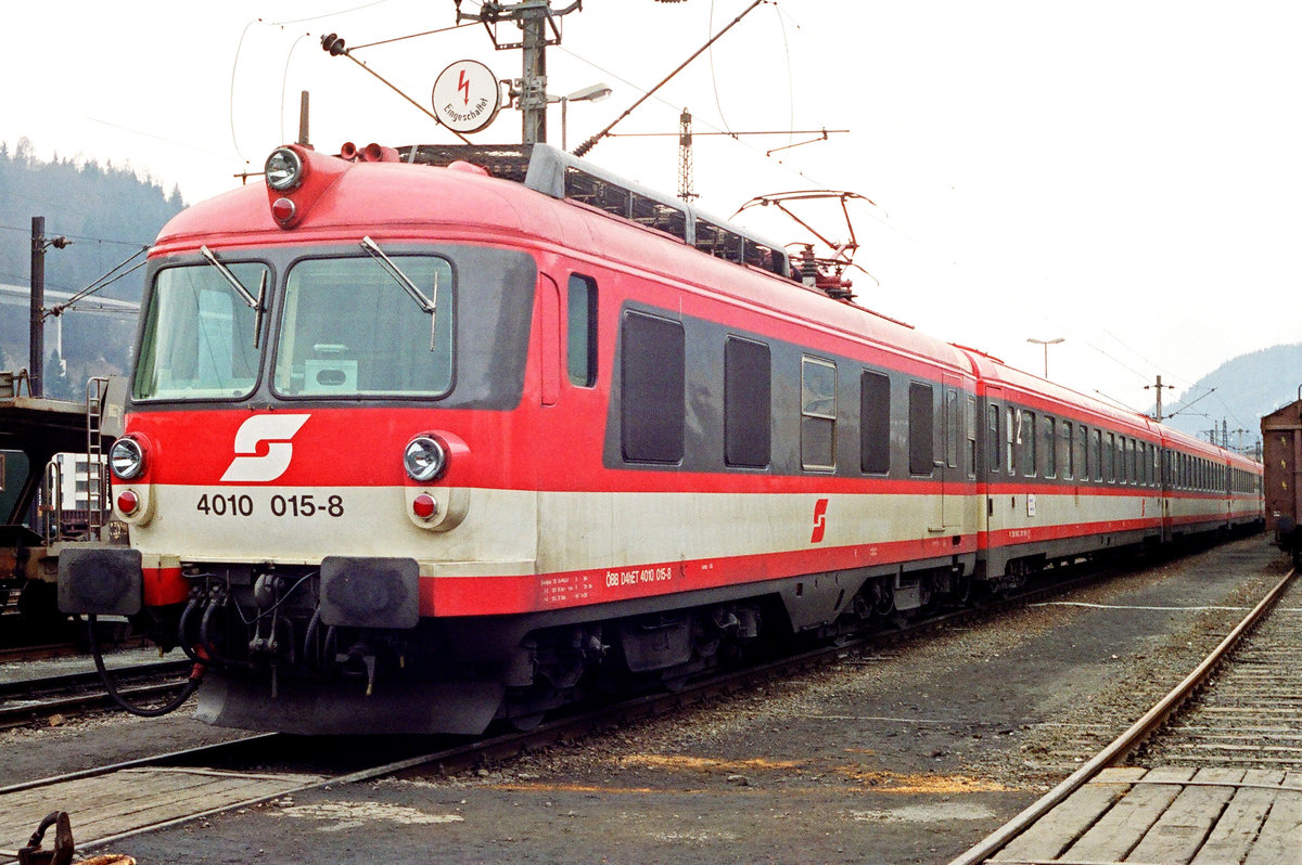 03.03.1991	Bahnhof Bischofshofen, Triebwagen ÖBB 4010 015-8