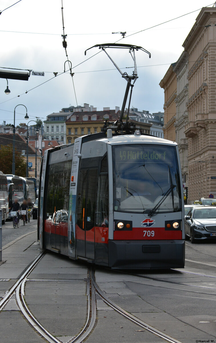 03.10.2019 | Österreich - Wien | Straßenbahn Typ  Ulf  Nummer  709  |