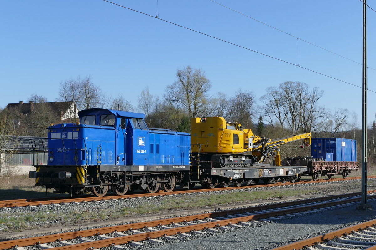 04. April 2019, Diese Bohrmaschine der SPL Powerlines-group sah ich heute auf dem letzten Gleis des Bahnhofs Pressig-Rothenkirchen. Vorgespannt war Lok 346 018 der Press.