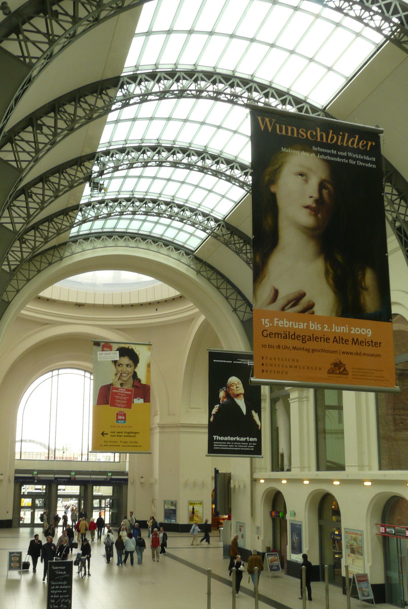 04. Mai 2009, Dresden Hauptbahnhof, Mittelhalle. 