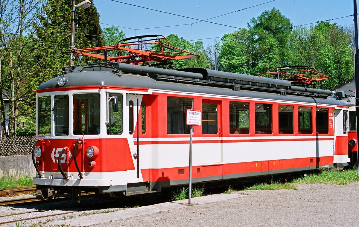 04.05.2003, Attergaubahn, betrieben von Stern & Hafferl. Triebwagen BD4ET 26 109 in Attersee. Ausmusterung im September 2016, anschließend Überführung zum Verein Sernftalbahn in die Schweiz.