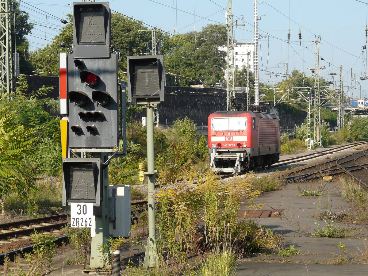 04.10.2010, Viel Signal und wenig Bahn im Dresdner Hauptbahnhof. Über die Bedeutung sollen sich die Fachleute unterhalten. Ich war nur der Fotograf.