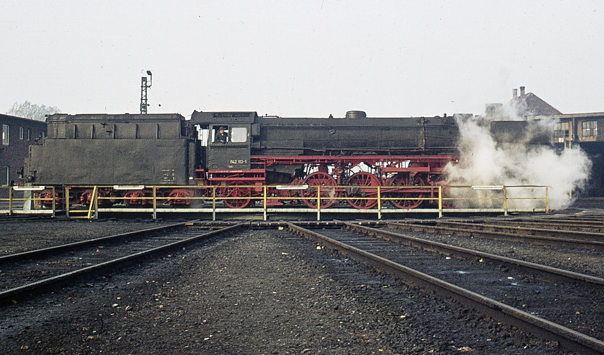 042 113  auf der Drehscheibe  Rheine