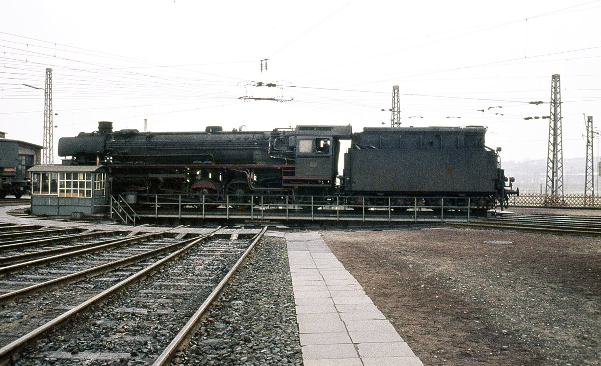 042 145    auf Drehscheibe