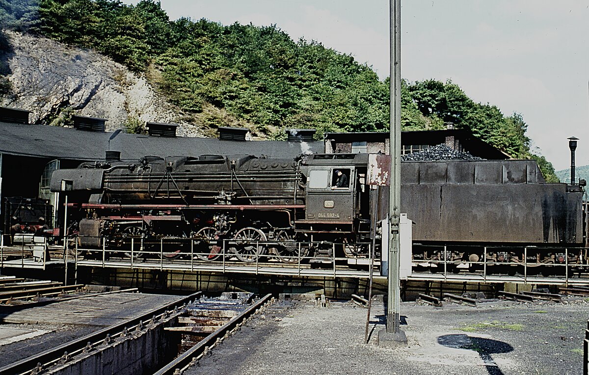 044 592  auf der Drehscheibe  