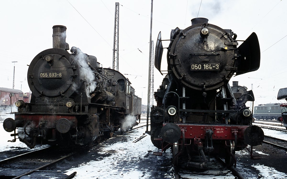 050 164  und 055 693   im Bw Hohenbudberg