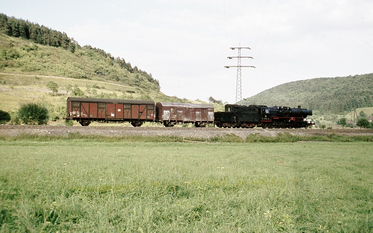 050 612  mit 2 Güter-Wg.      Streckenaufn.