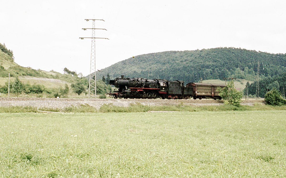 050 612  mit einem Güter-Wg.      Streckenaufn.