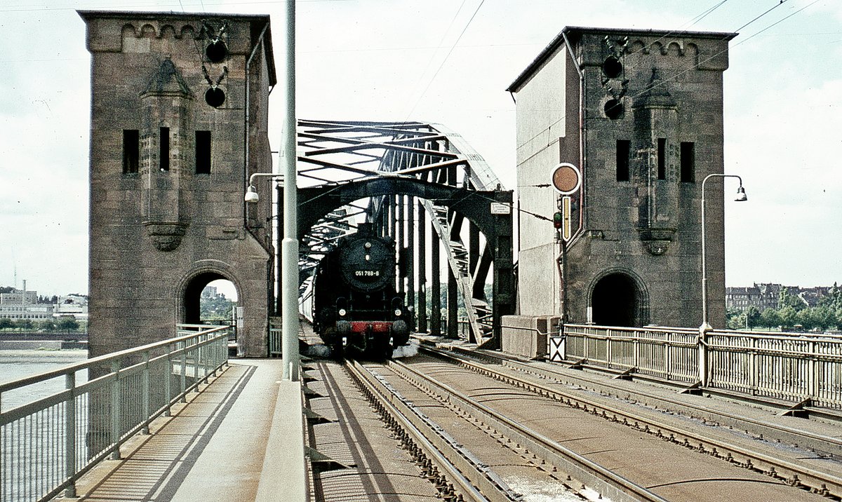 051 788  mit Gz    Kölner Südbrücke