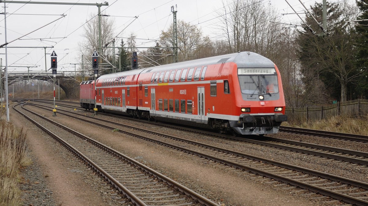 05.12.2013 Erster elektrisch betriebener PZ von Dresden nach Plauen im Bf Neumark/Sachs.