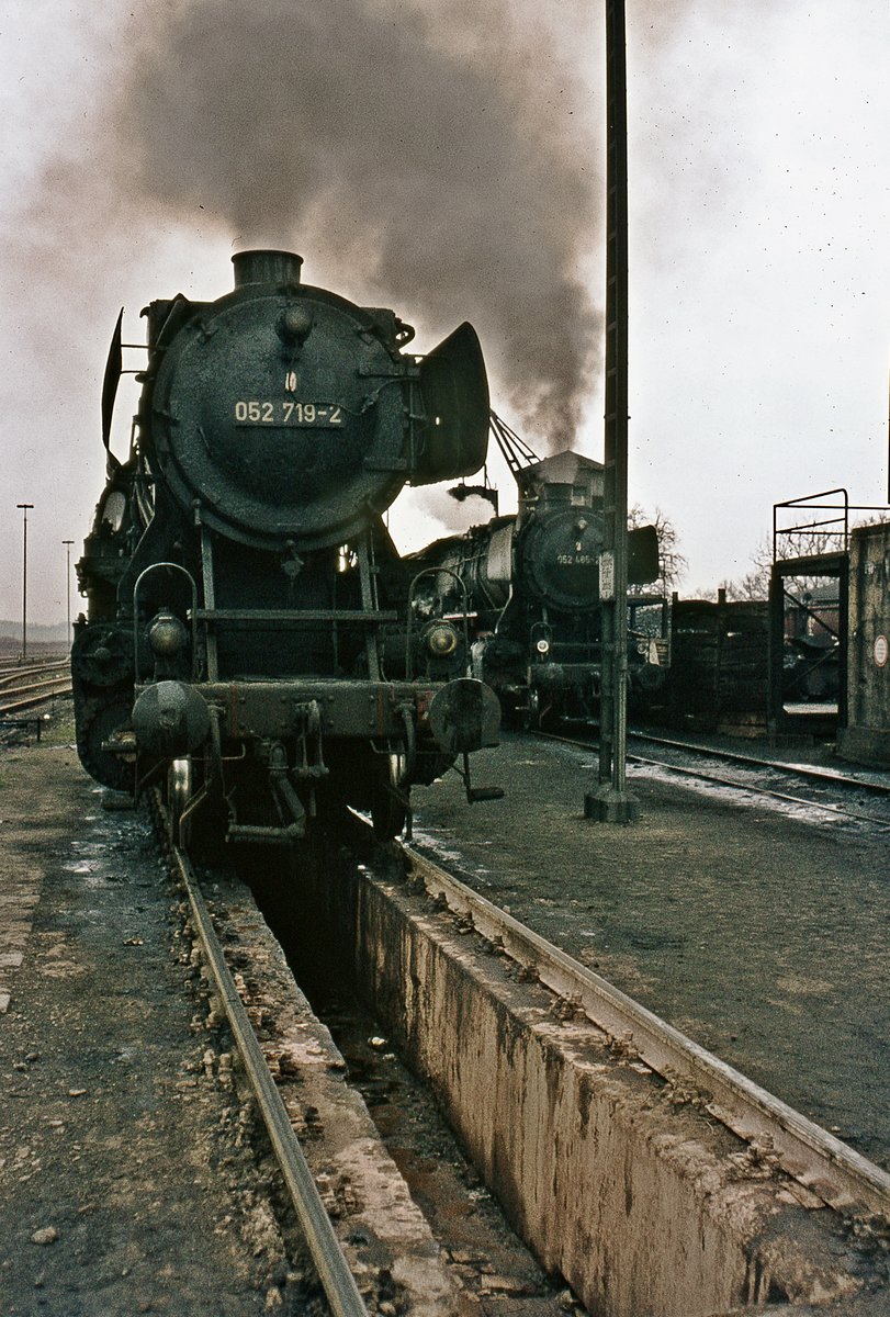 052 719  im Bw    auf Grubengleis v.v