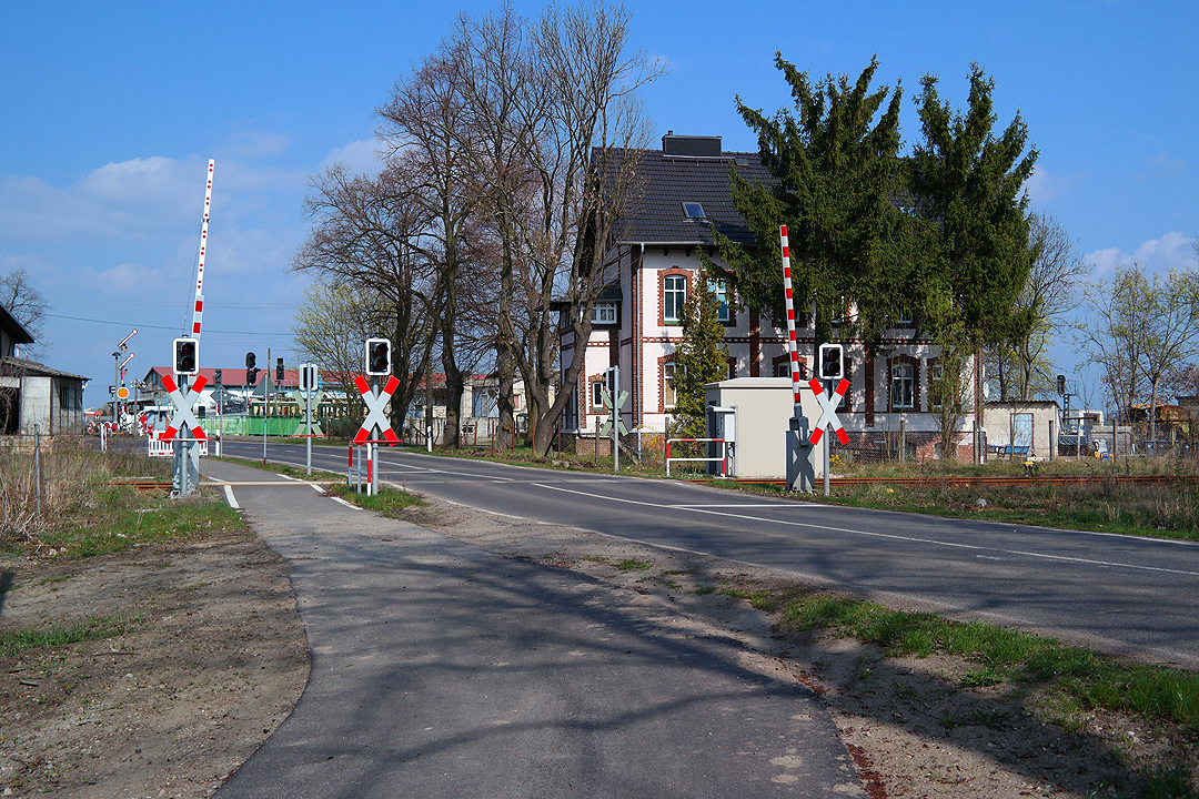 06. April 2014 - Modernisierter Bahnübergang in Letschin.