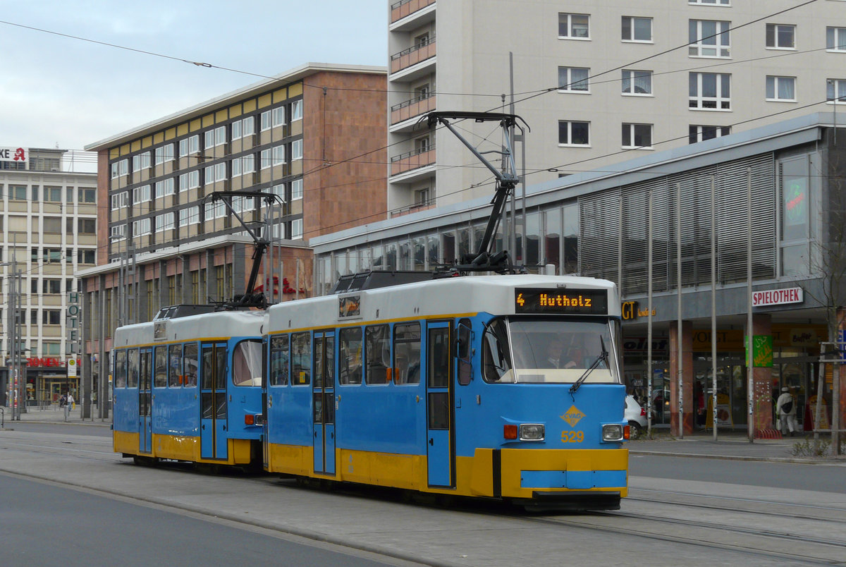 06. März 2008, Straßenbahn TatraT3D in Doppeltraktion, Hersteller CKD Prag 1969-1987, modernisiert bei DWA Bautzen, in der Straße der Nationen