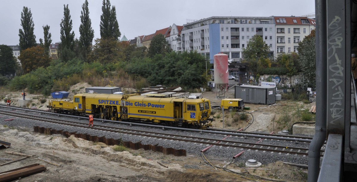 06.10.2013 Bf Ostkreuz; Stopfarbeiten in H�he des Ausgangs Sonntagstra�e