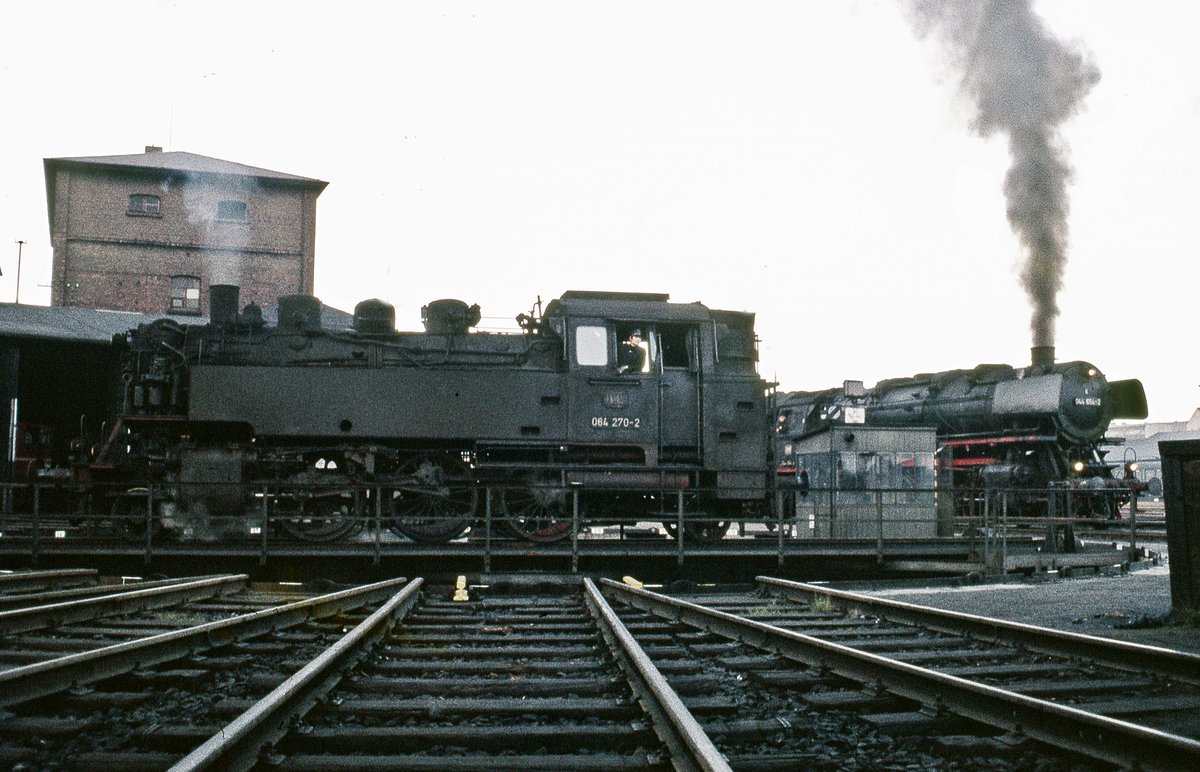 064 270   auf Drehscheibe 