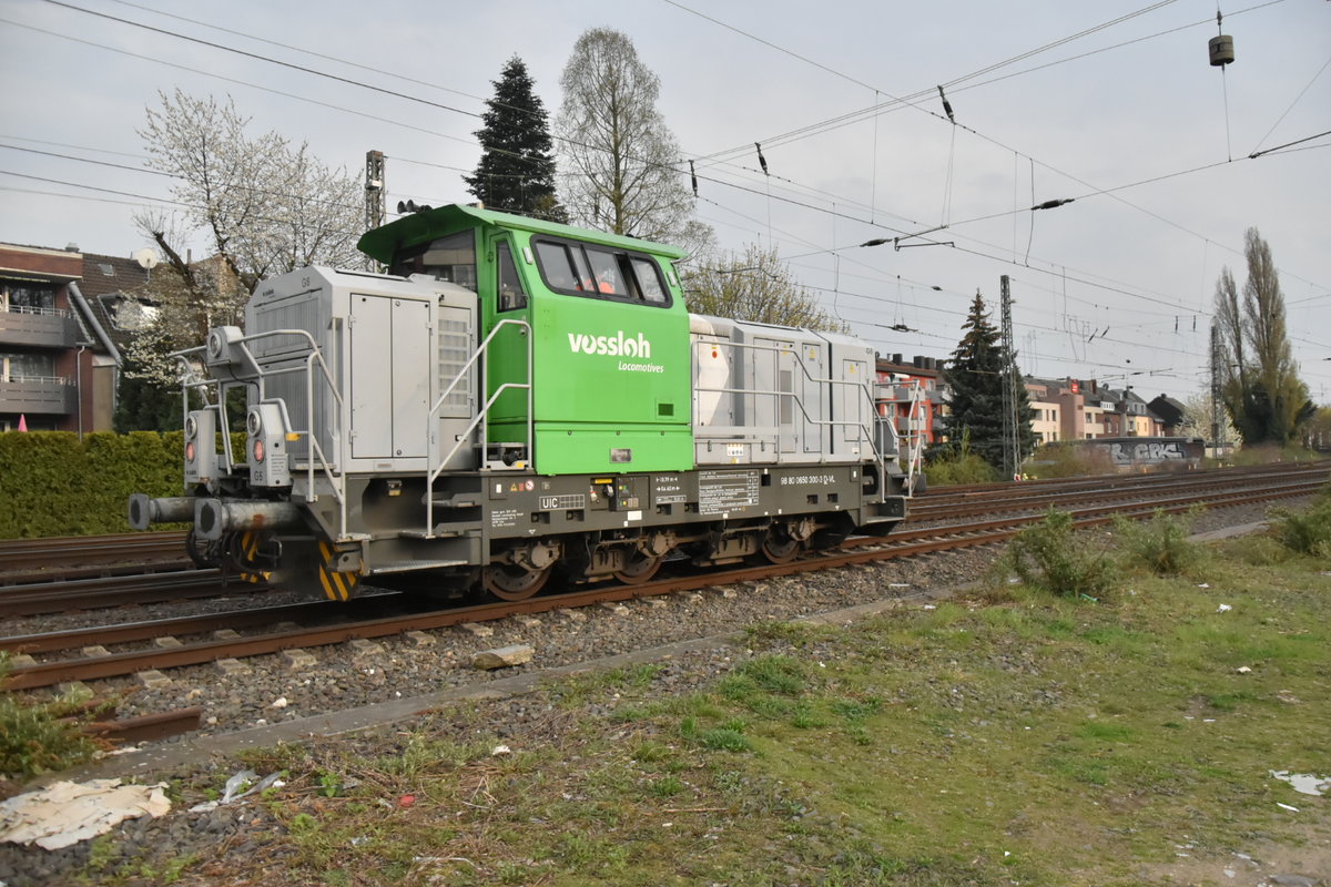 0650 300-3 fährt LZ durch Gleis 4 des Rheydter Hbf gen Rheydt Rangierbahnhof. 8.4.2019