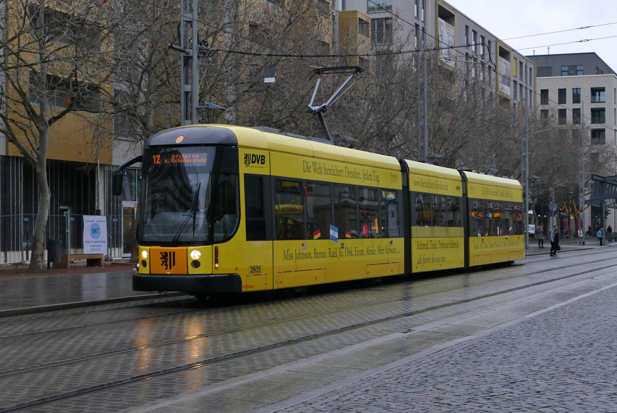 07. Januar 2020, Dresden, Straßenbahn in der Wallstraße, Tw 2605