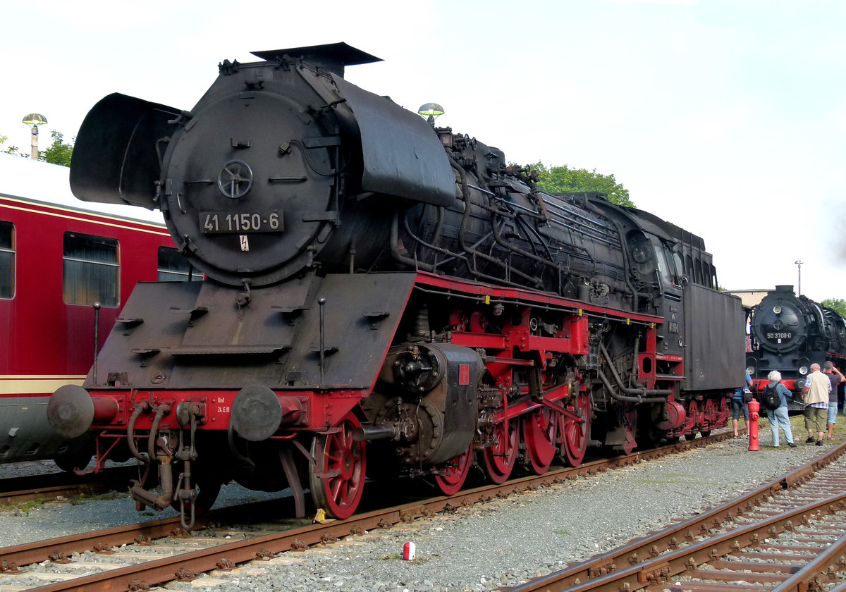 07. September 2013, im Dampflokwerk Meiningen steht 41 1150. Die Bayernbahn Nördlingen ist seit 1994 Besitzer dieser ehemaligen DR-Rekolok.