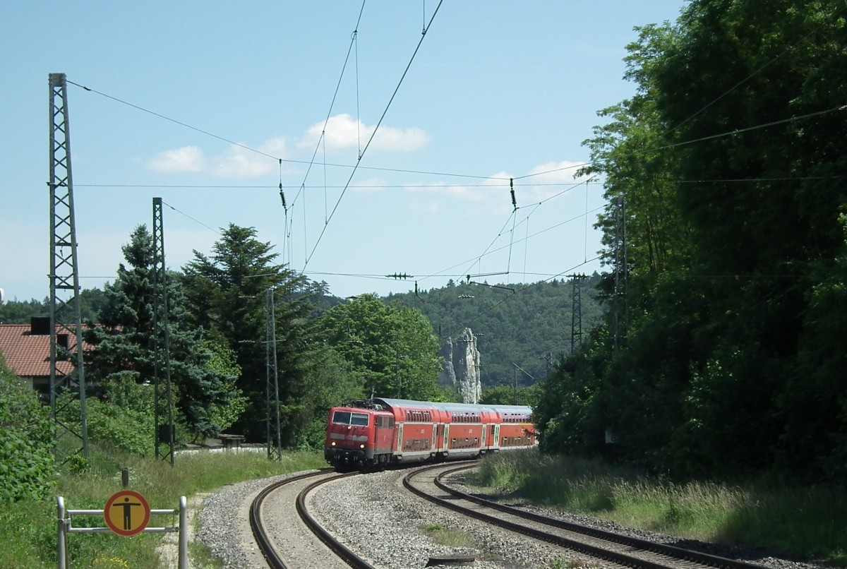 07.06.2014; 111 107 erreicht den Bahnhof Dollnstein