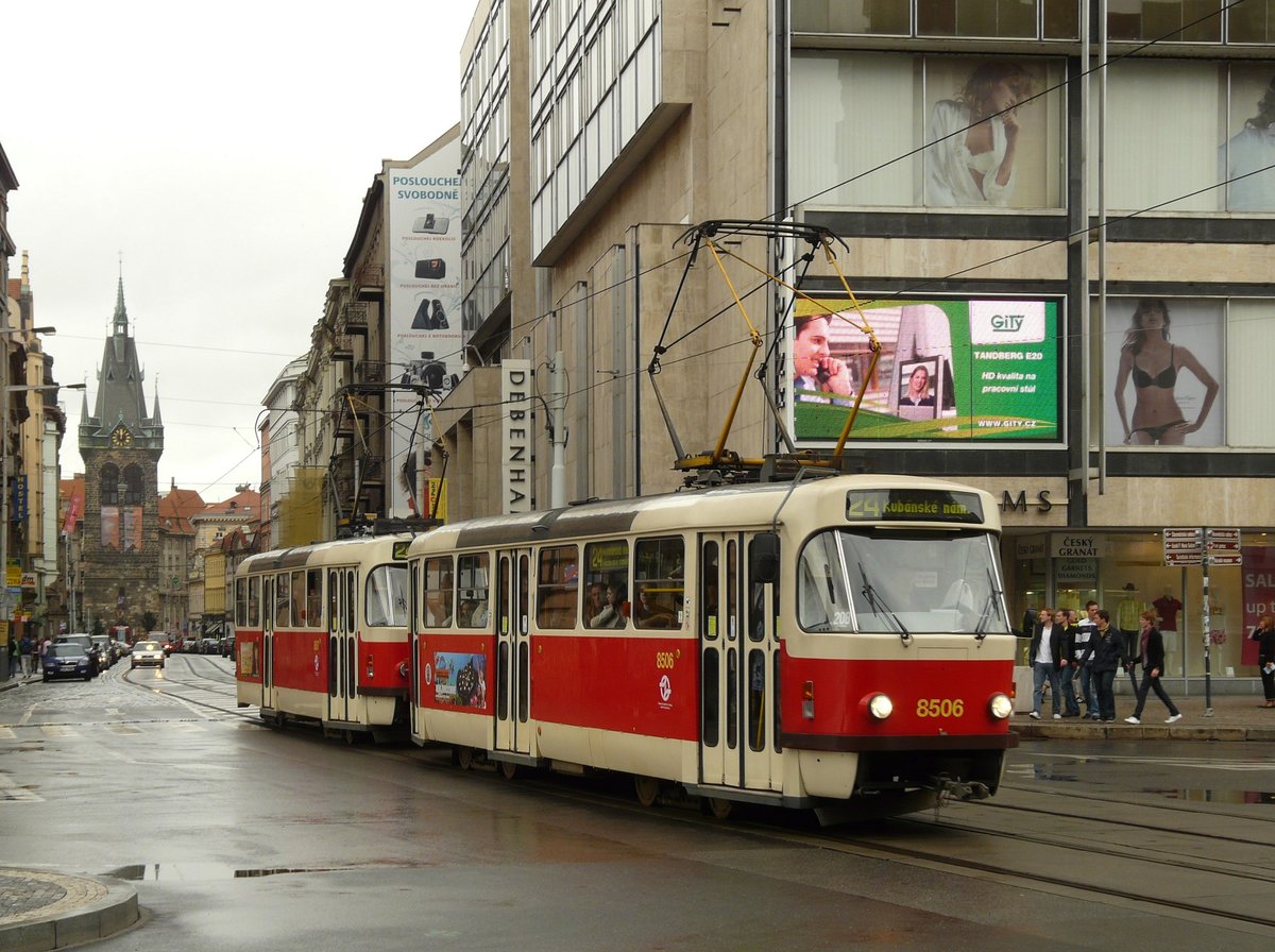 07.08.2010 Heute haben wir eine Fahrt nach Prag unternommen. In der total verregneten  Goldenen Stadt  gab es mit der gut geschützten Kamera dennoch einiges festzuhalten. Schöne Aussichten mit Straßenbahn am Wenzelsplatz